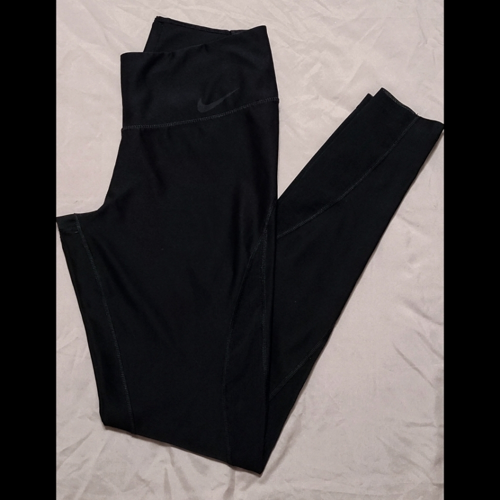 ✔️ NIKE Dri-Fit Leggings w/Mesh